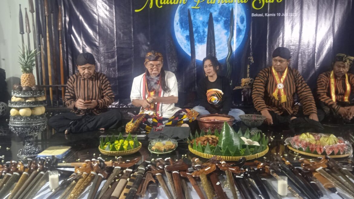 Wungonan Reresik Tosan Aji Malam Purnama Suro