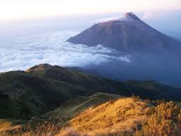 Misteri Sumpah Prabu Brawijaya V di Puncak Gunung Lawu