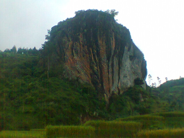 Legenda dan Mitos Keberadaan Watu Semaur